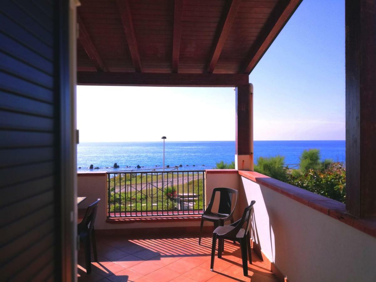 Capo D'Orlando Apartments - Sabbia Экстерьер фото